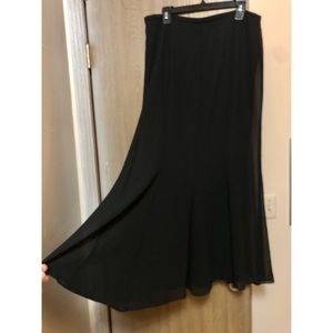 Long Black Scarlett skirt: Size 16